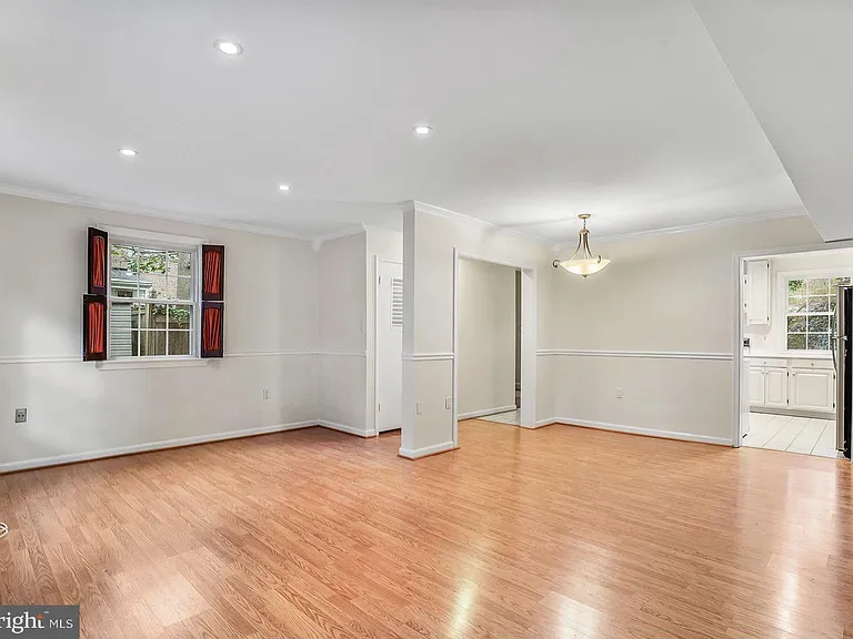 812 Azalea Dr #16 — Photo 6