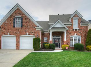 10019 Back Acre Dr, Charlotte, NC 28213