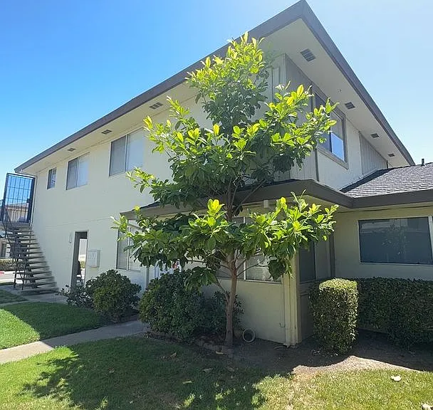 34740 Skylark Dr #2 — Photo 1