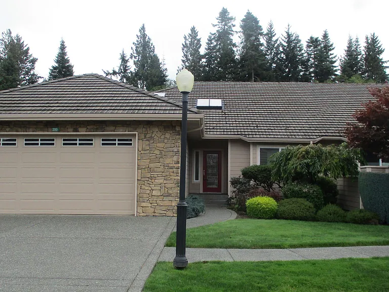 200 Cascadia Loop — Photo 1