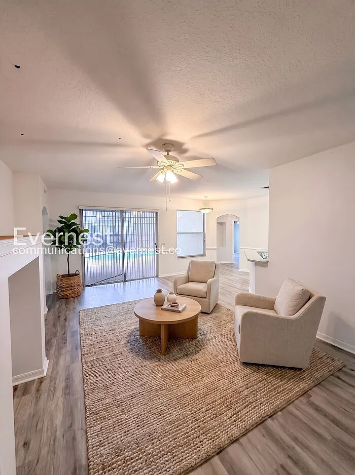 3 bed, 2.0 bath, 2127 sqft, $2,800 — Photo 2