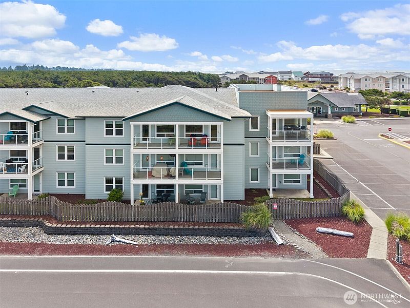 2nd image of 1600 W Ocean Avenue #1233