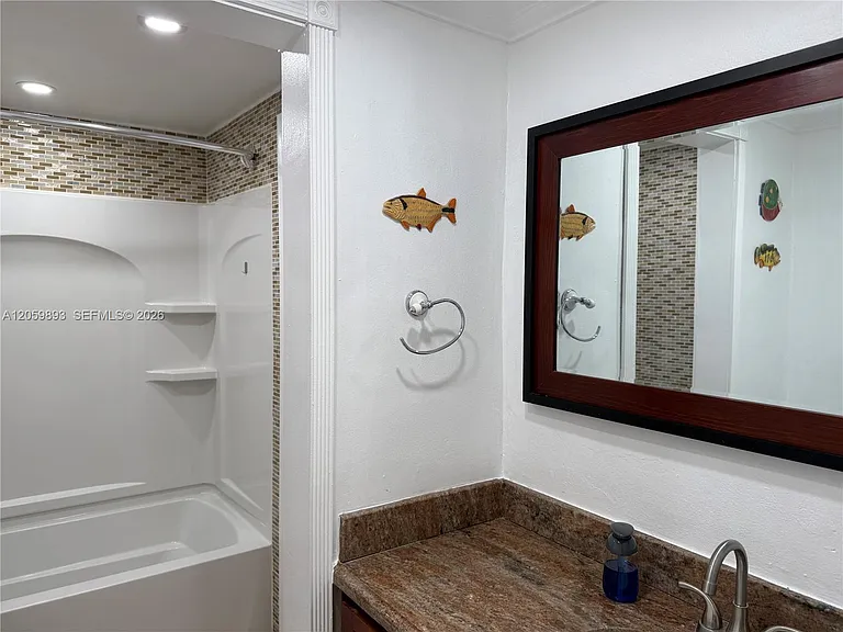 1100 W 35th St #8 — Photo 24