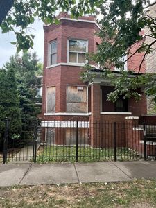 3340 W Evergreen Ave, Chicago, IL, 60651