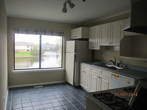 5th image of 1940 N Hidden Creek Cir