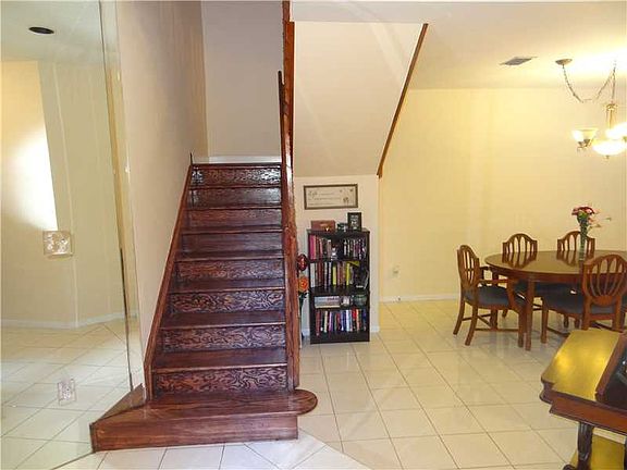 Marina Cove - 4BD/3BA Corner Townhome