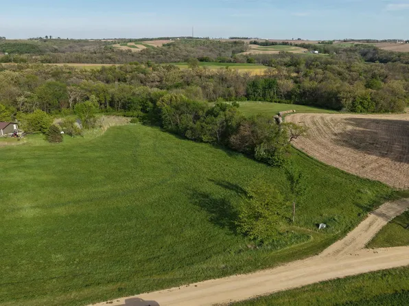 8.4 Westpoint Rd, Monticello, WI 53570