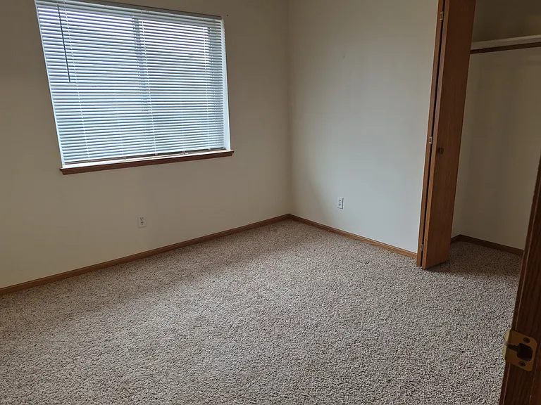 3507 Queen Dr - 7 — Photo 9