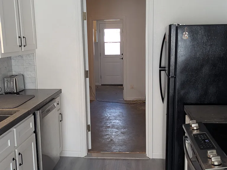116 Bellair Dr — Photo 37