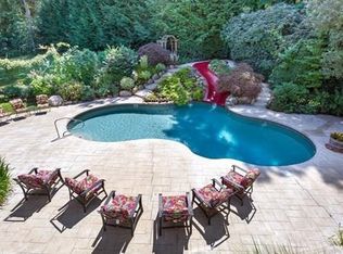 4 Dix Rd, Franklin, MA 02038