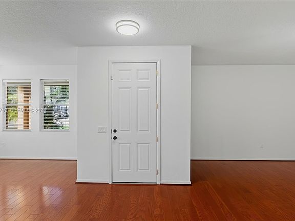 3rd image of 2510 Brownwood Dr