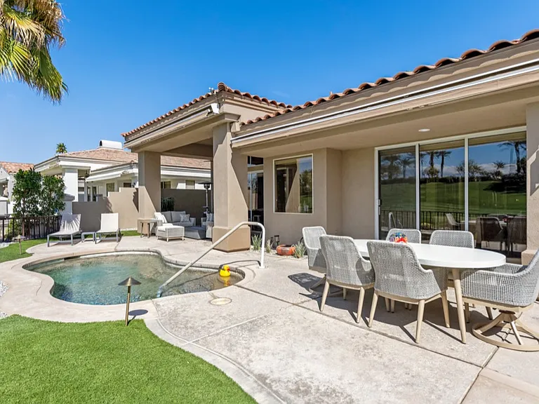 293 Desert Holly Dr — Photo 1