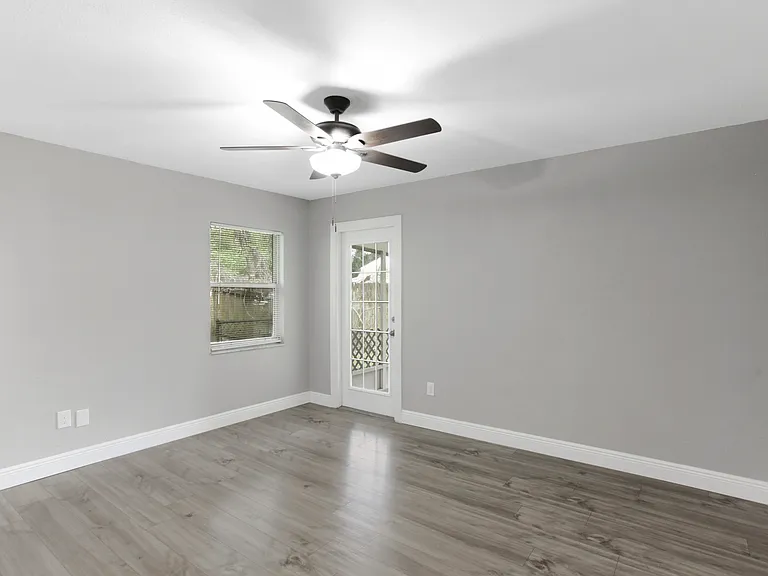 1022 Norwood Dr — Photo 11