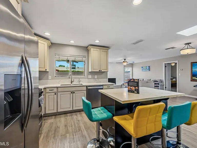 707 E Encanto Dr — Photo 11
