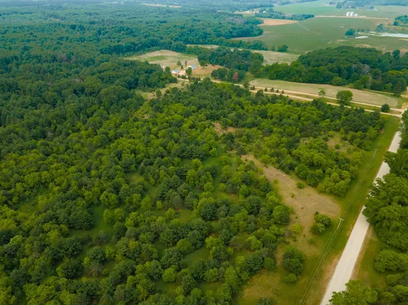 Badger Ave, Wild Rose, WI 54984