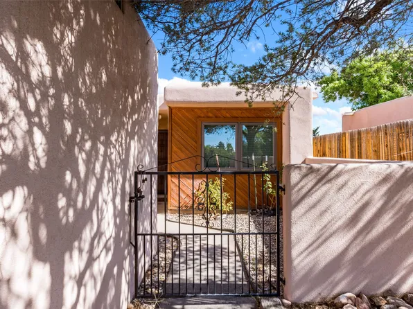 2312 Calle Luminoso, Santa Fe, NM 87505