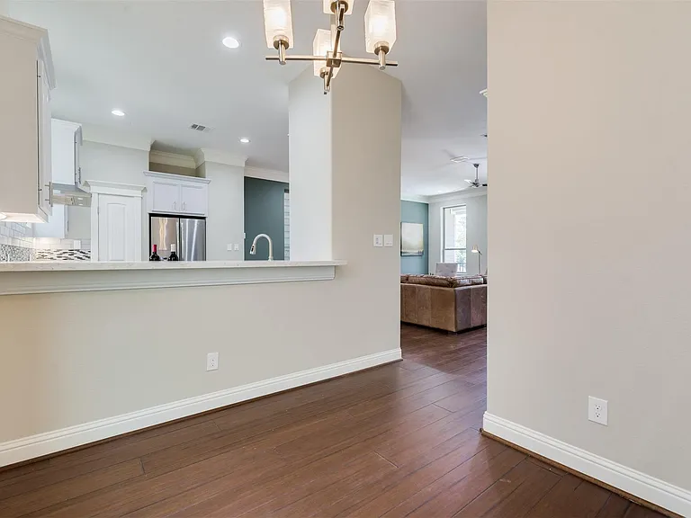 1244 W 26th St — Photo 13