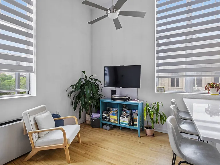 450 7th St #2D — Photo 3
