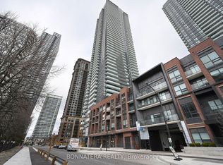 430 Square One Dr #3102, Mississauga, ON L5B 0E2
