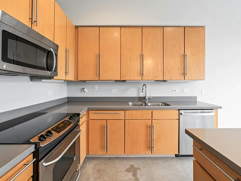 507 Sabine St #403 — Photo 9