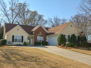 5891 Meadowfield Trce, Flowery Branch, GA 30542