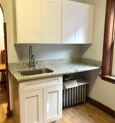 2nd image of 1939 Scoville Ave #1R