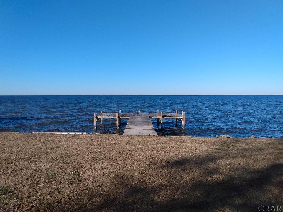 2nd image of 221 Rhodes Haven Dr
