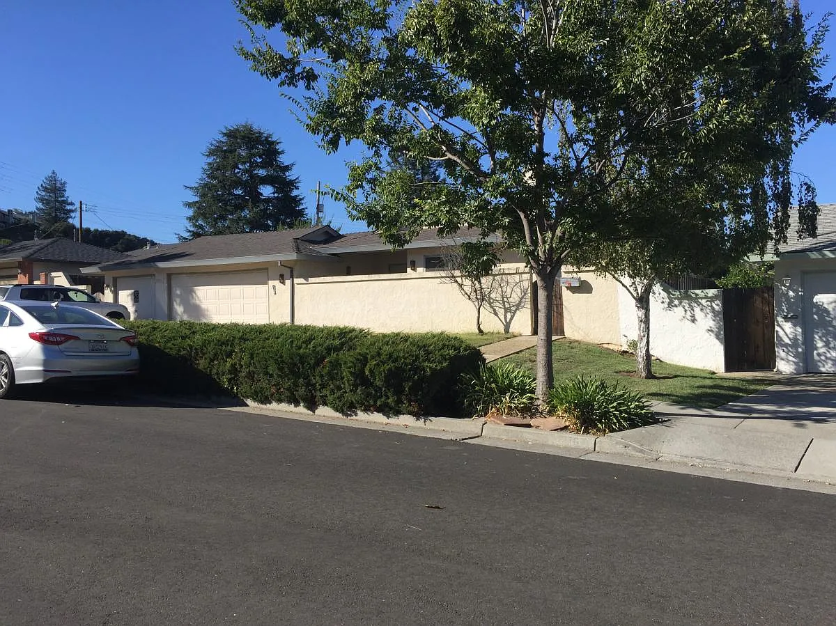 22773 Voss Ave photo 1