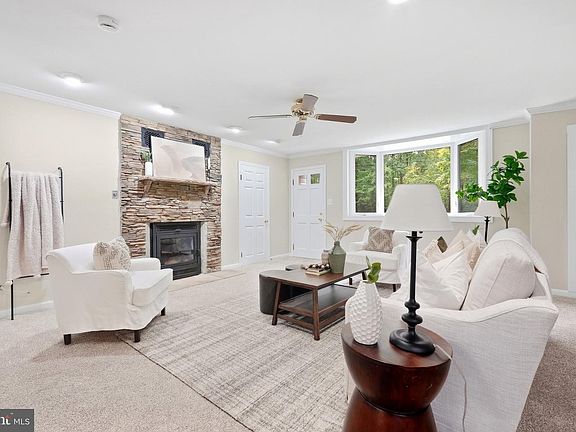 5th image of 2555 Sand Hill Rd