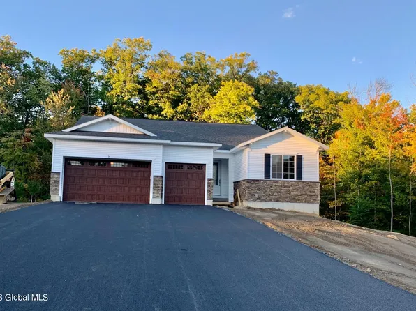 66 Wheatfield, Halfmoon, NY 12118