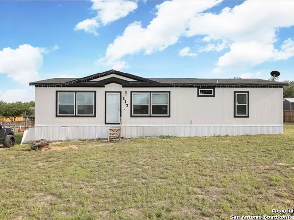 117 SANDY RIDGE DR, Poteet, TX 78065