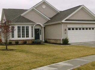 1427 Grovesedge Dr, Maineville, OH 45039