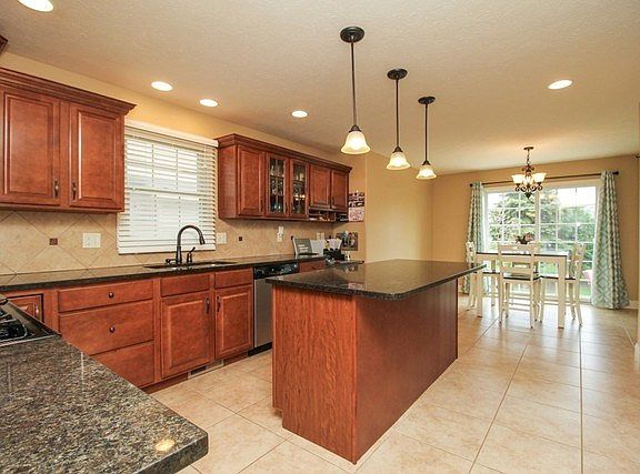 3rd image of 3609 Pamela Dr