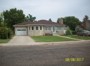 214 W 9th St, Goodland, KS 67735