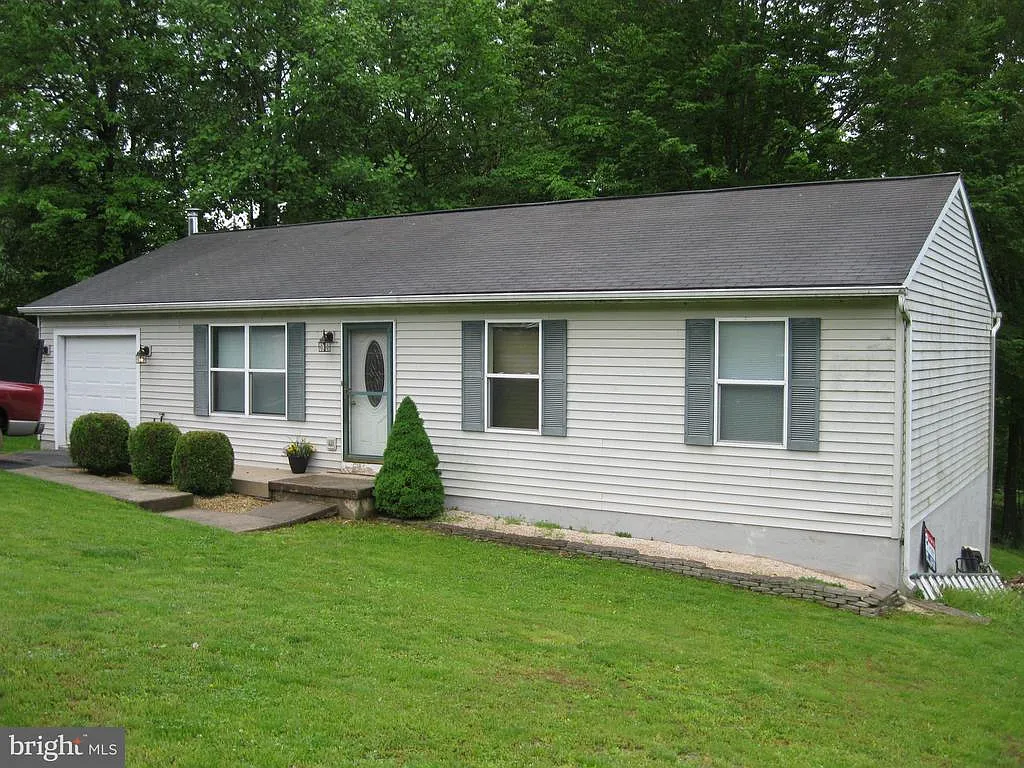 25 Diane Ct photo 1