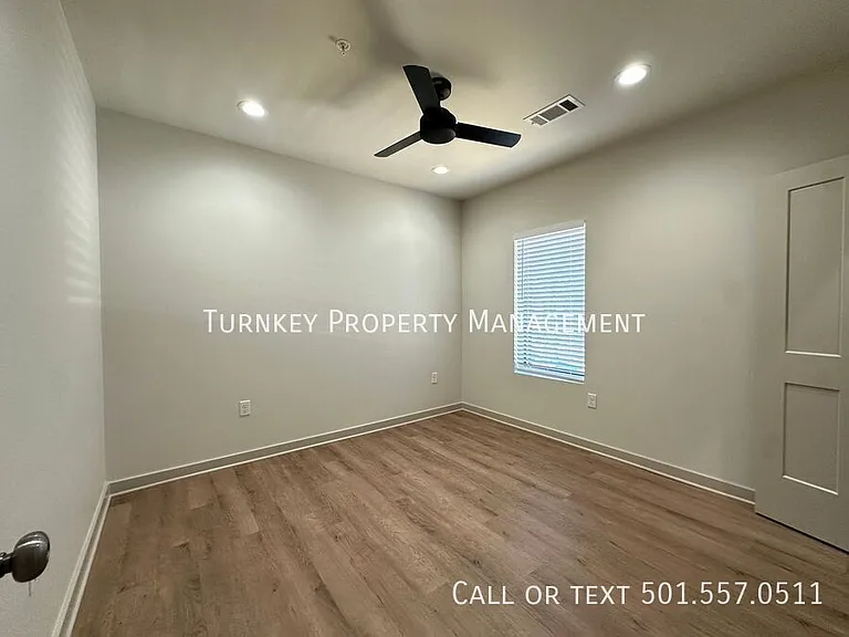 915 North St #5 — Photo 10