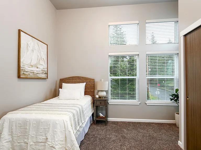 East Ridge Apartments — Photo 13