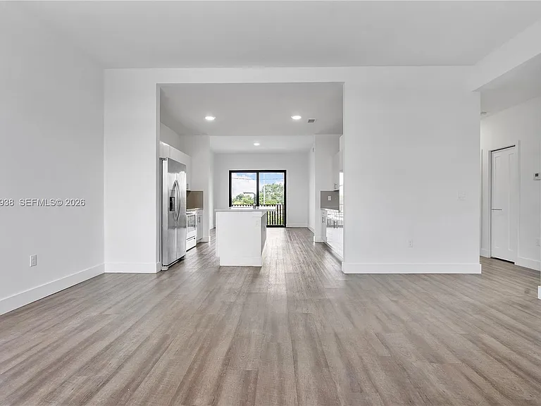 440 E 16th St #436 — Photo 27