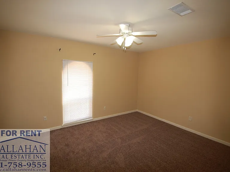 2912 Dorset Dr — Photo 4