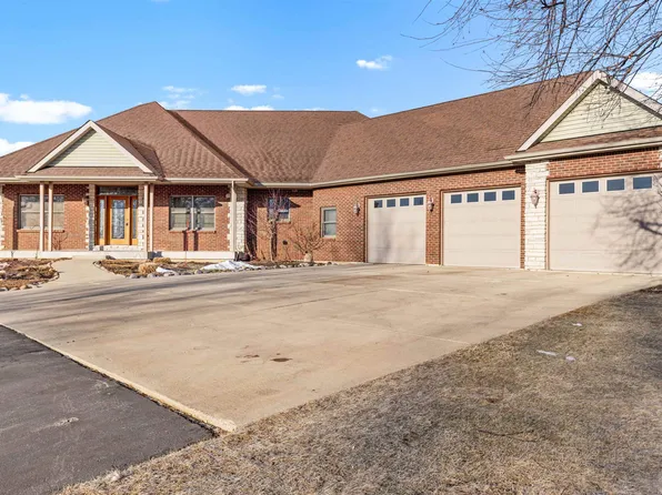 6998 E Hales Corner Rd, Stillman Valley, IL 61084