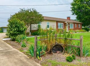 2504 Old Mountain Rd, Hiddenite, NC 28636