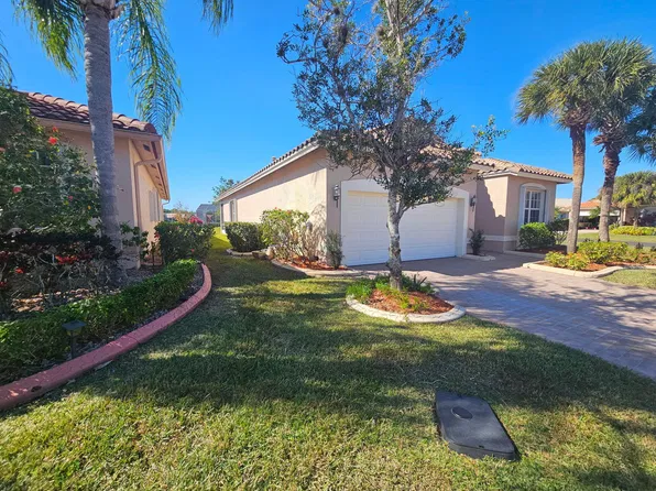406 NW Springview Loop, Port Saint Lucie, FL 34986