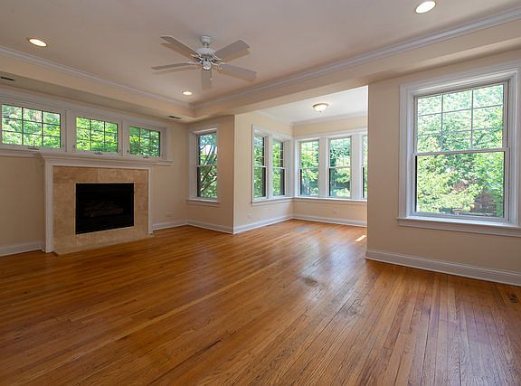 2nd image of 6456 N Bosworth Ave APT 2B