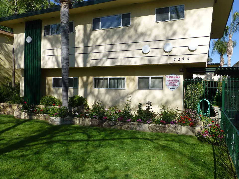 7244 Vassar Ave #5