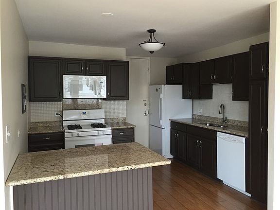 3rd image of 165 N Kenilworth Ave APT 1D