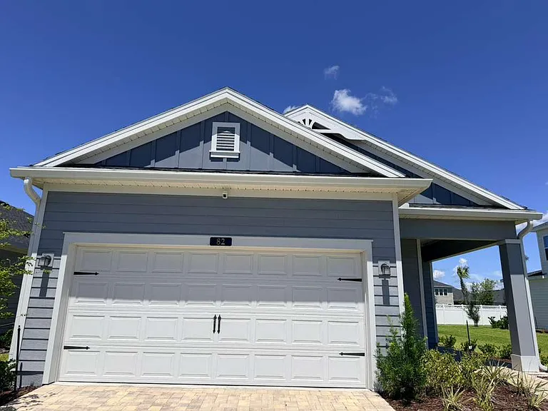 82 Pentwater Rd — Photo 2