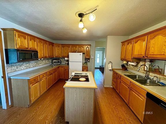 5th image of 2905 Sudlow St