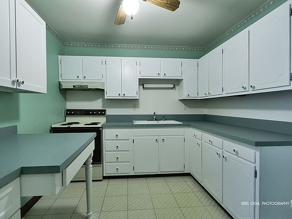 3rd image of 1110 N Farnsworth Ave APT 310