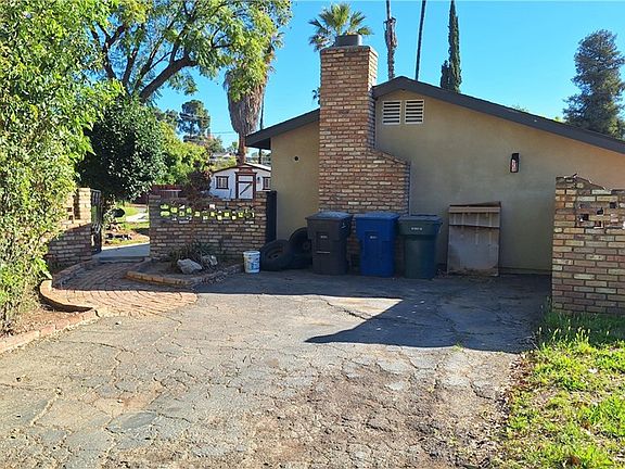 5th image of 2327 Fairview Ave