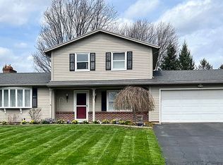 212 Red Rock Rd, Rochester, NY 14626